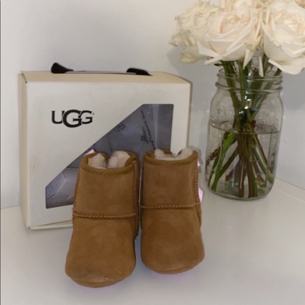 Toddler Ugg’s with bow